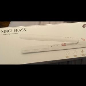 T3 singlepass 1 inch straightener - NEW